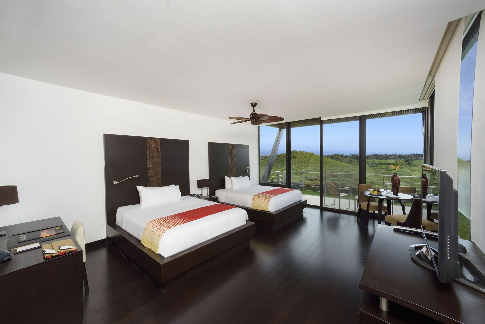 Pikaia Lodge Santa Cruz Island Buitenkant foto